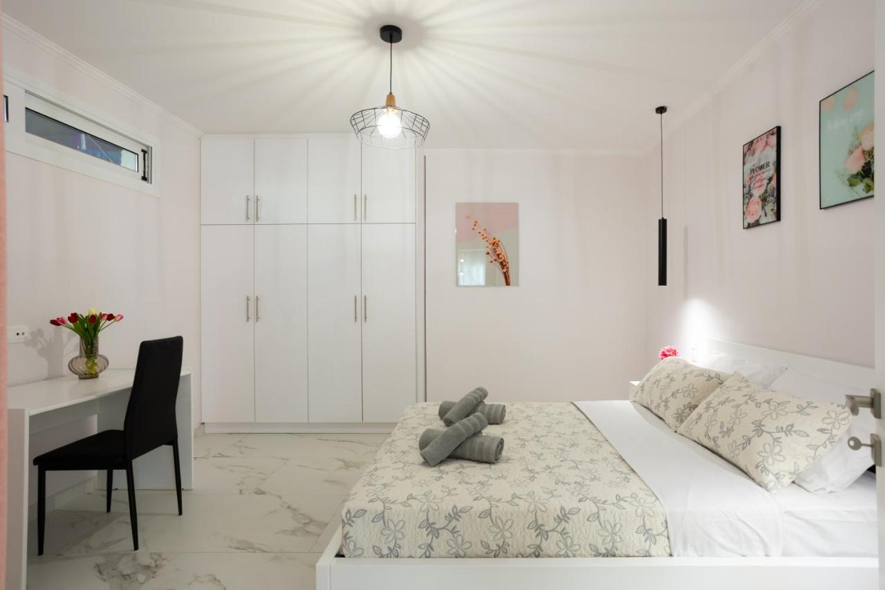 Virós Nina'S Luxury Apartments מראה חיצוני תמונה